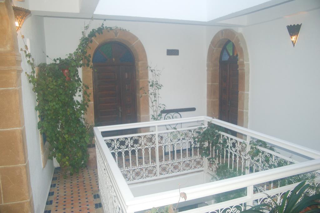 Riad Le Grand Large Эс-Сувейра Экстерьер фото