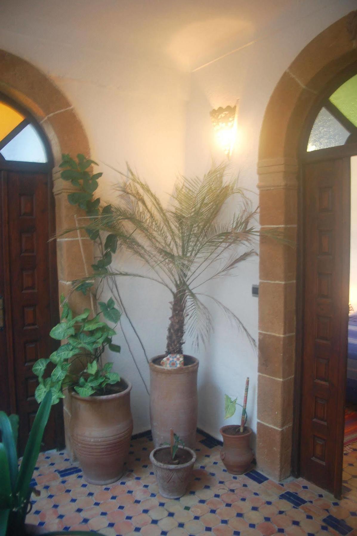 Riad Le Grand Large Эс-Сувейра Экстерьер фото